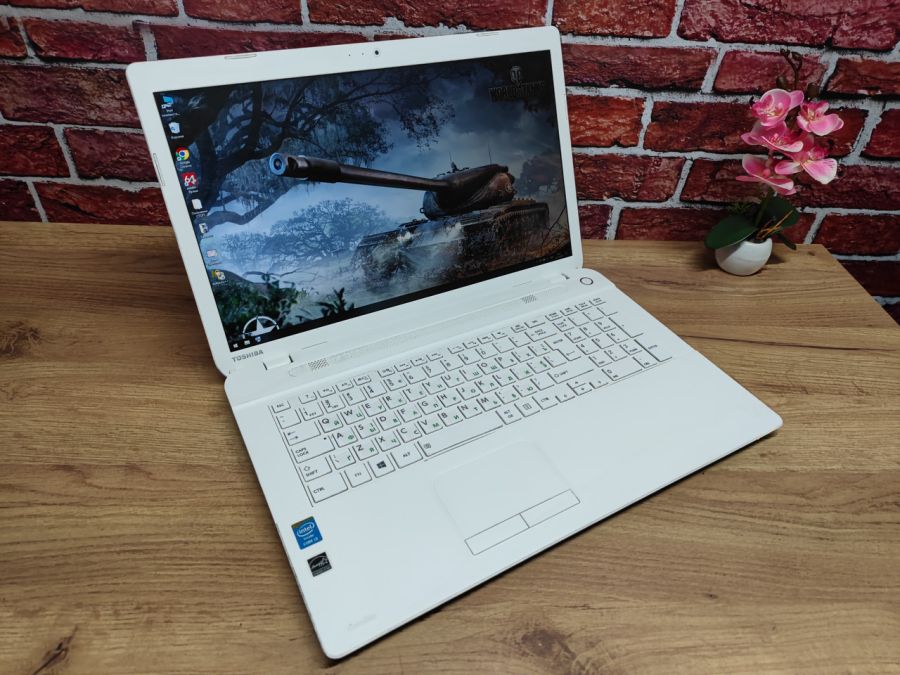 Ноутбук Б/В Toshiba C70, Intel Core i3-4005U, DDR3 8 GB, SSD 256GB, 17.3" HD [ProductHub SKU T41]