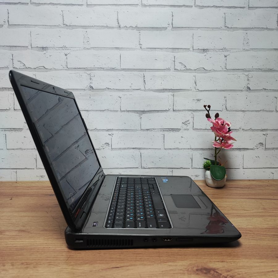 Ноутбук Б/В Dell N7010, Intel Core i5-460M, DDR3 8 GB, SSD 128GB, AMD Radeon HD 5000, 17.3" HD [ProductHub SKU Dell7]