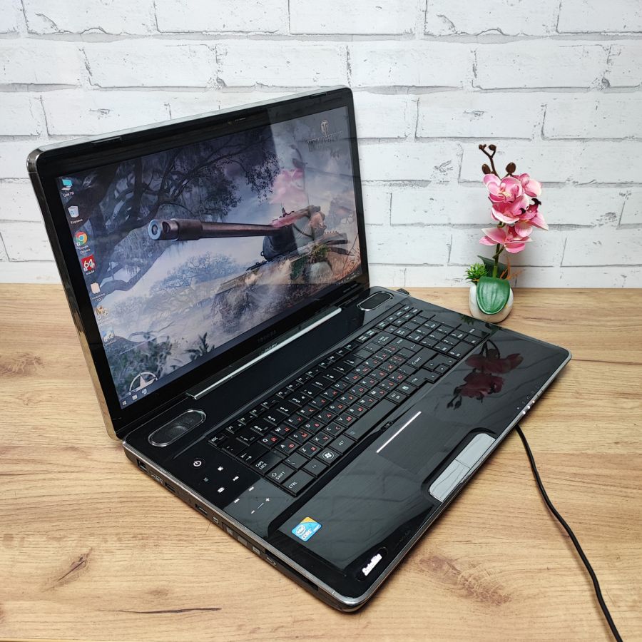 Ноутбук Б/В Toshiba Satellite P500-1D7, Intel Core i7-740QM, DDR3 8 GB, HDD 500GB, NVIDIA GeForce 330M, 17.3" [ProductHub SKU T 10]