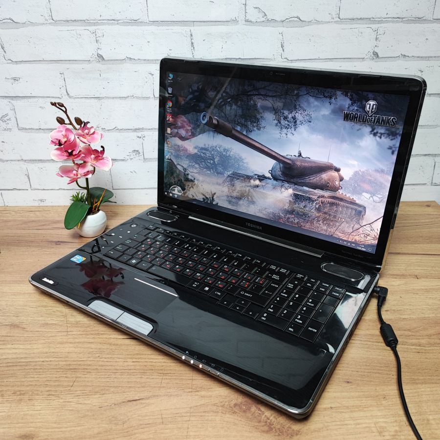 Ноутбук Б/В Toshiba Satellite P500-1D7, Intel Core i7-740QM, DDR3 8 GB, HDD 500GB, NVIDIA GeForce 330M, 17.3" [ProductHub SKU T 10]