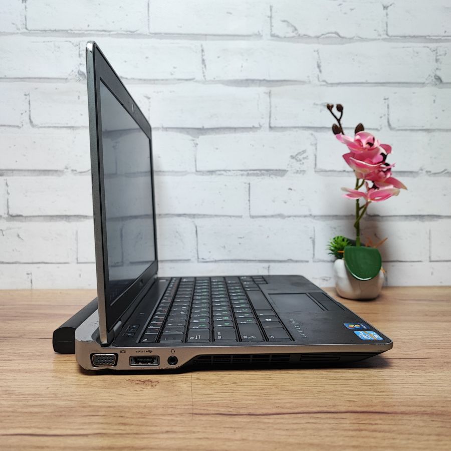 Ноутбук Б/В Dell Latitude E6230, Intel Core i5-3320M, DDR3 2 GB, SSD 128GB, 12.5" HD [ProductHub SKU Dell184]