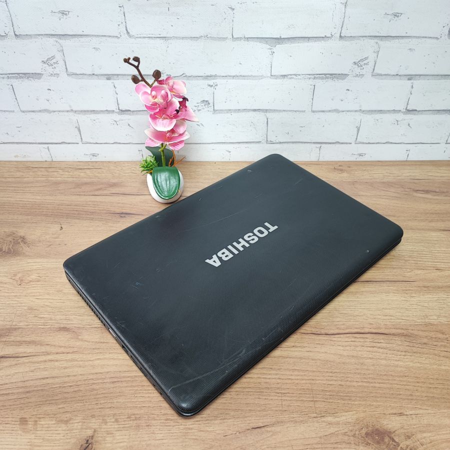 Ноутбук Б/В Toshiba Satellite C670-11N, Intel Core i3-380M, DDR3 8 GB, HDD 1TB, 17.3" HD [ProductHub SKU T1]
