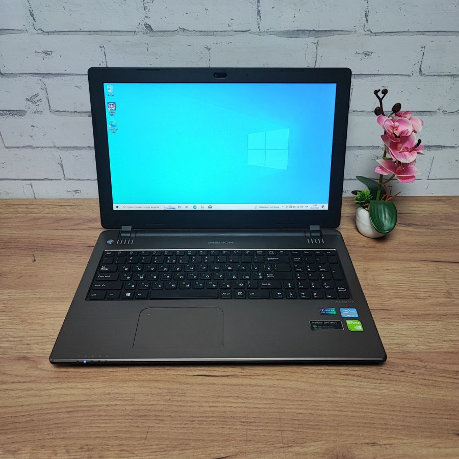 Ноутбук Б/В Medion P6643, Intel Core i5-3230M, DDR3 8 GB, SSD 256GB, NVIDIA GeForce GT 740M, 15.6" [ProductHub SKU M1]