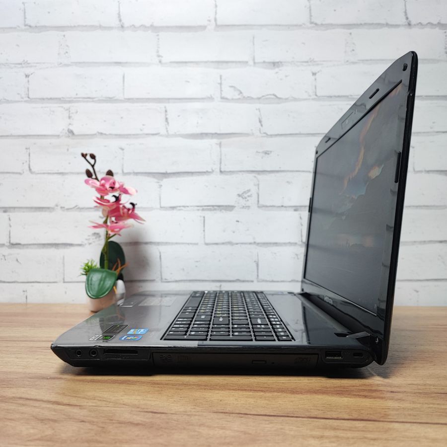 Ноутбук Б/В Medion Akoya P6812, Intel Core i5-2430M, DDR3 8 GB, SSD 128GB, NVIDIA GeForce GT 555M, 15.6" [ProductHub SKU M10]