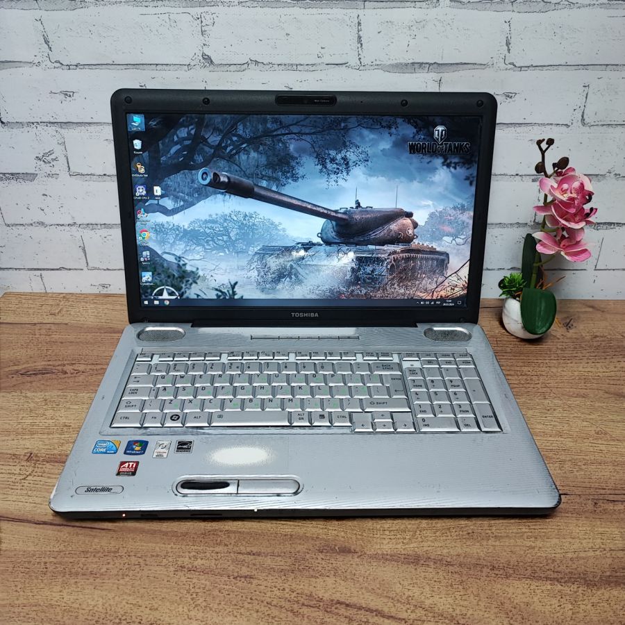 Ноутбук Б/В Toshiba Satellite L550-200, Intel Core i3-330M, DDR3 6 GB, SSD 128GB, AMD Radeon HD 4500, 15.6" HD [ProductHub SKU T4]