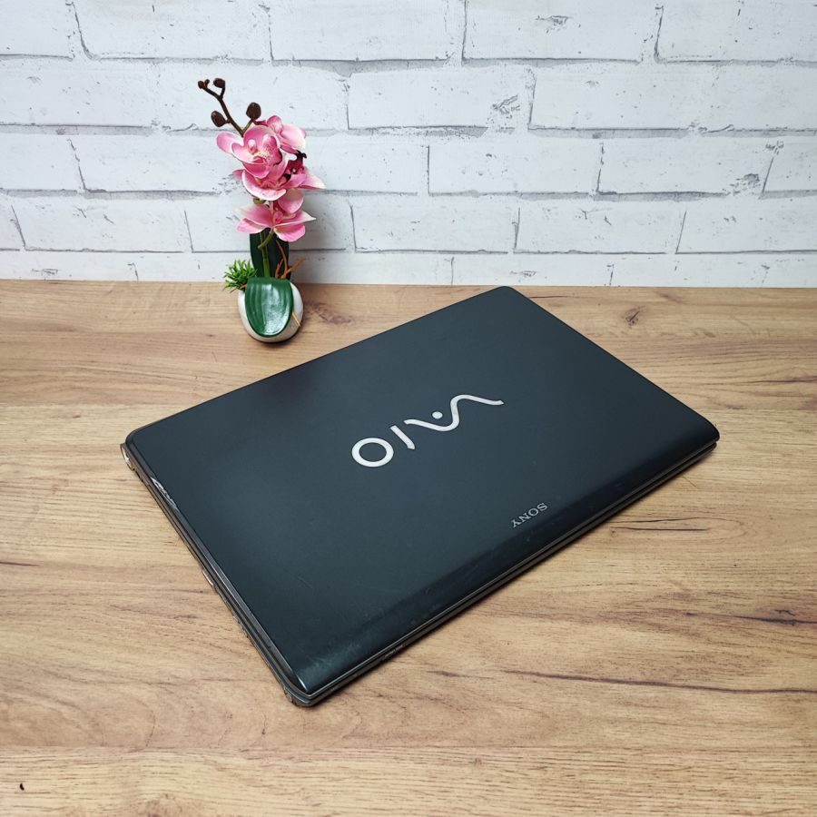 Ноутбук Б/В Sony Vaio PCG-81112M, Intel Core i7-740QM, DDR3 6 GB, SSD 256GB, NVIDIA GeForce GT 425M 1Gb, 15.6" Full HD [ProductHub SKU Sony2]