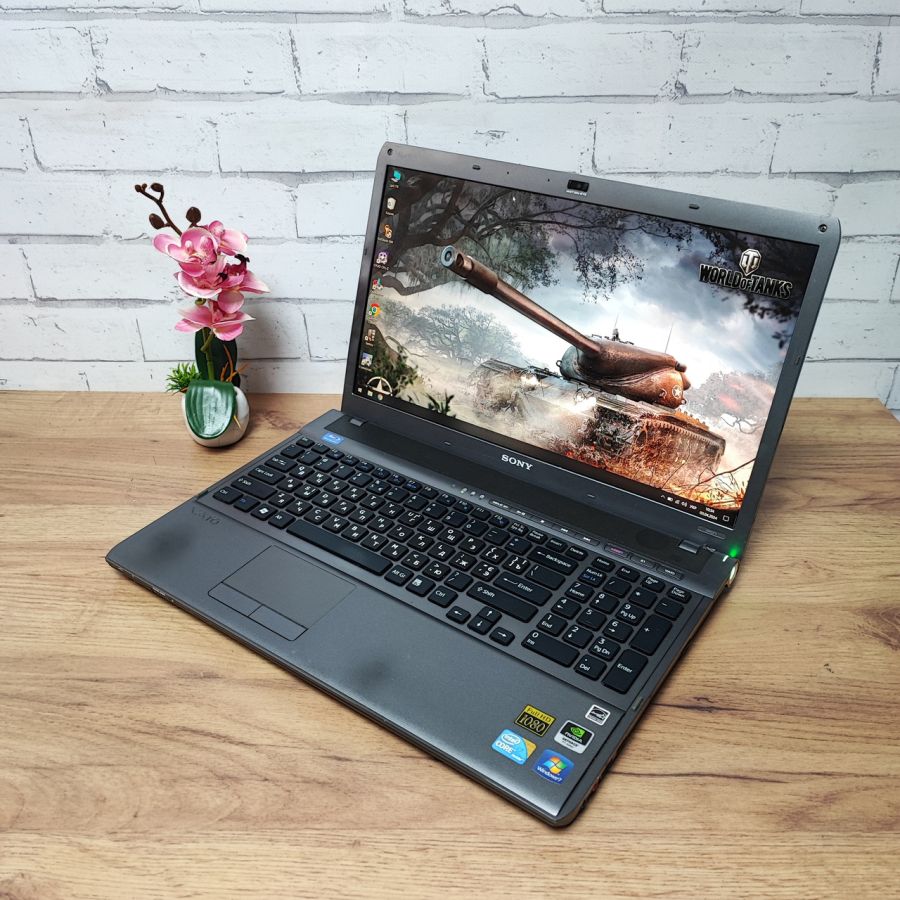 Ноутбук Б/В Sony Vaio PCG-81112M, Intel Core i7-740QM, DDR3 6 GB, SSD 256GB, NVIDIA GeForce GT 425M 1Gb, 15.6" Full HD [ProductHub SKU Sony2]