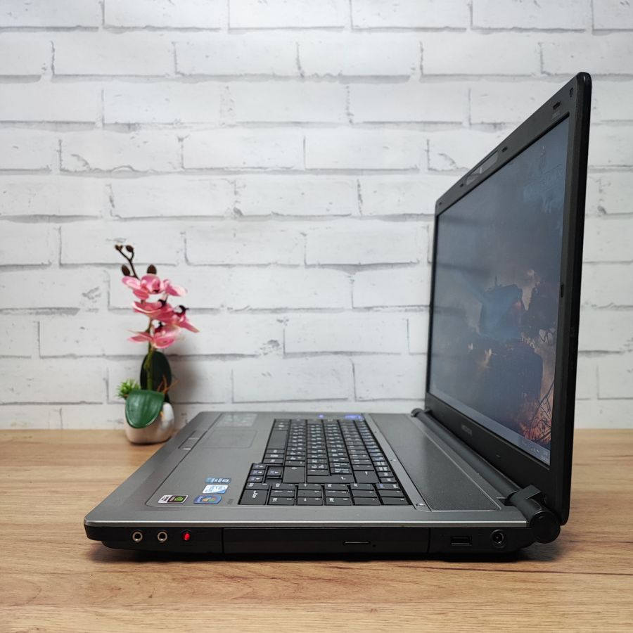 Ноутбук Б/В Medion Akoya P8611, Intel Pentium T4500, DDR2 4 GB, HDD 320GB, NVIDIA GeForce GT 230M 1Gb, 17.3" [ProductHub SKU M3]