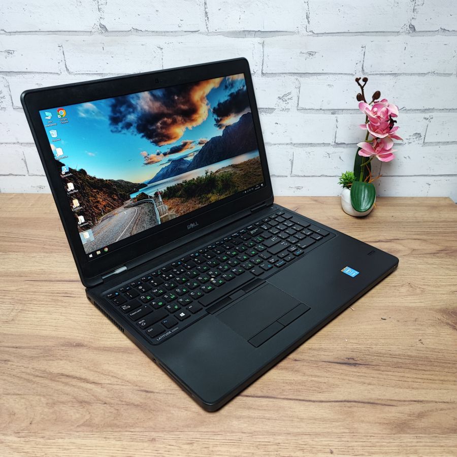 Ноутбук Б/В Dell Latitude E5550, Intel Core i3-5010U, DDR3 8 GB, SSD 120GB, 15.6" Full HD [ProductHub SKU Dell26]
