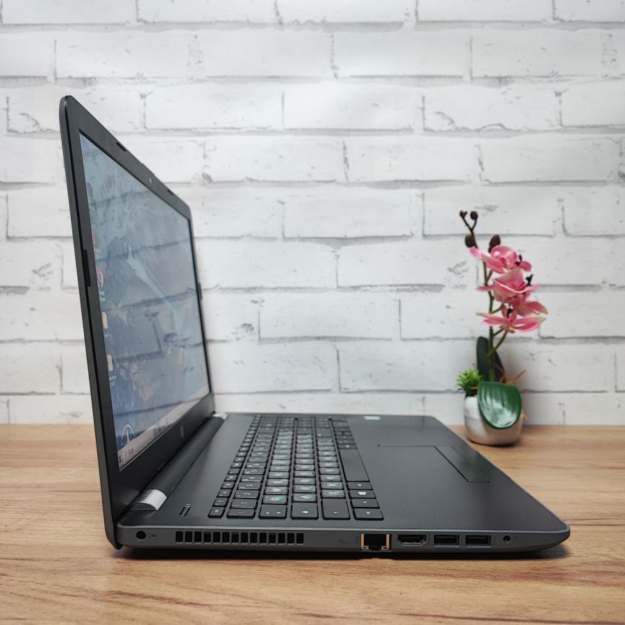 Ноутбук Б/В HP 15-BS033NL, Intel Core i3-6006U, DDR4 24 GB, SSD 256GB, 15.6" HD [ProductHub SKU HP55]