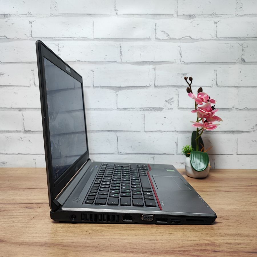 Ноутбук Б/В Fujitsu E744, Intel Core i5-4300M, DDR3 8 GB, SSD 120GB, 14" HD [ProductHub SKU F5]
