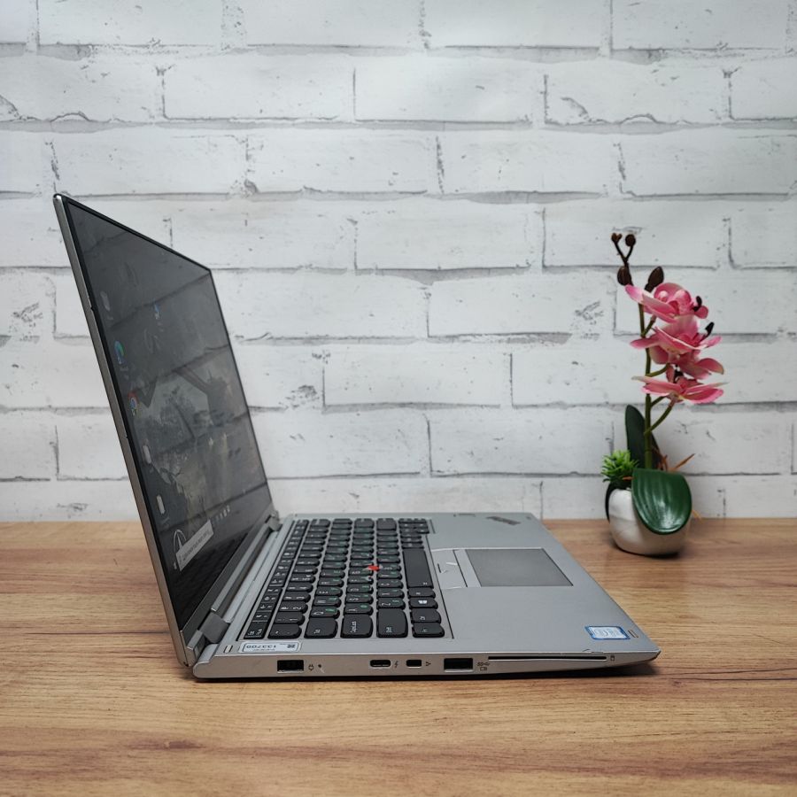 Ноутбук Б/В Lenovo Yoga 370, Intel Core i7-7500U, DDR4 8 GB, SSD 256GB, 14" Full HD Сенсор [ProductHub SKU L35]