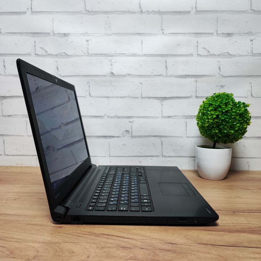 Ноутбук Б/В Toshiba Satillite Pro R50-B-14U, Intel Core i5-5200U, DDR3 8 GB, SSD 256GB, 15.6" HD [ProductHub SKU T39]