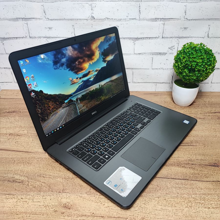 Уцінка! Ноутбук Б/В Dell Inspiron P32E, Intel Core i5-7200U, DDR4 16 GB, SSD 360GB, 17" Full HD [ProductHub SKU Dell4]