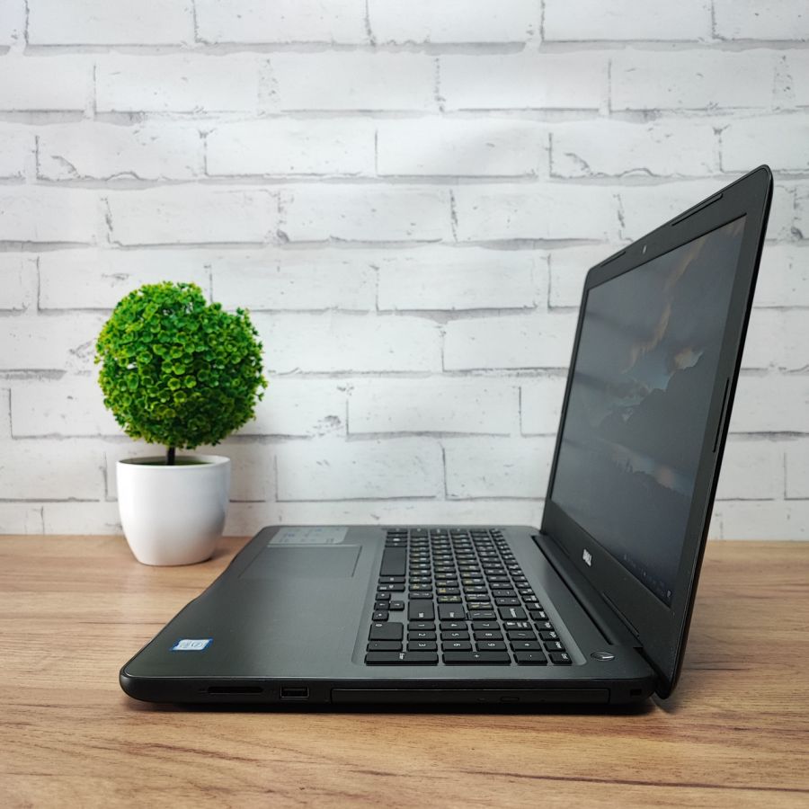 Ноутбук Б/В Dell Inspiron 15 P66F, Intel Core i5-7200U, DDR4 16 GB, SSD 360GB, AMD Radeon R7 M440 4Gb, 15.6" Full HD [ProductHub SKU Dell11]