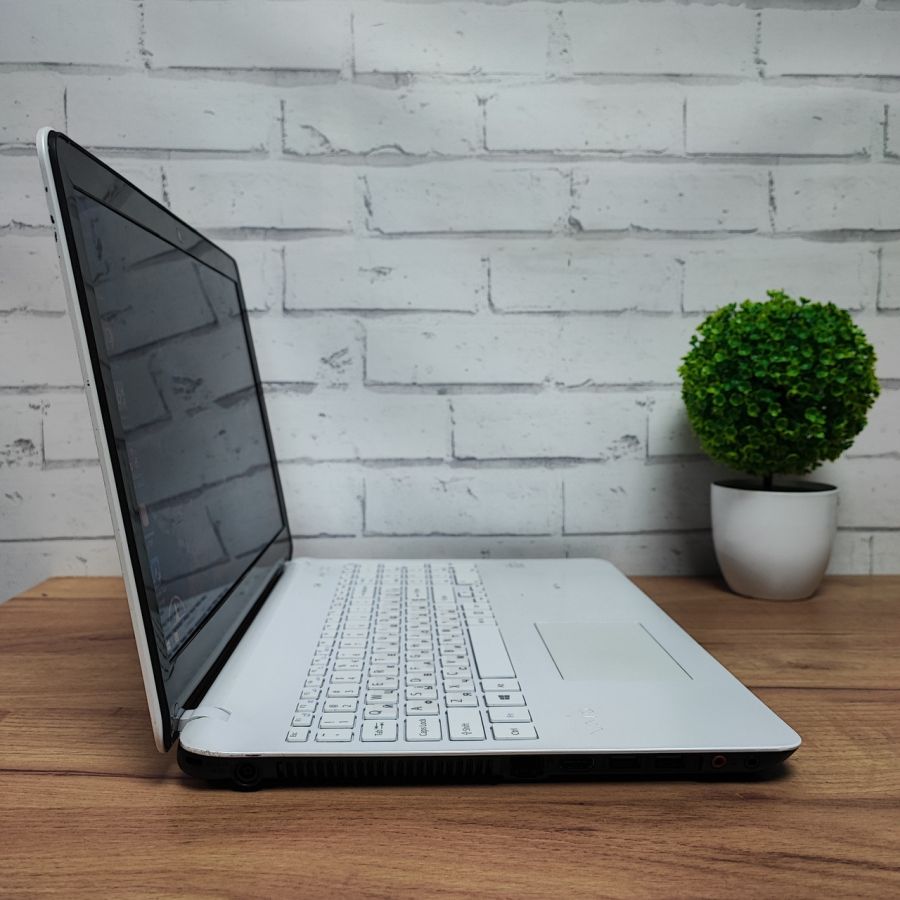Ноутбук Б/В Sony Vaio SVF152C29M, Intel Core i3-3217U, DDR3 8 GB, SSD 256GB, 15.6" HD [ProductHub SKU Sony6]