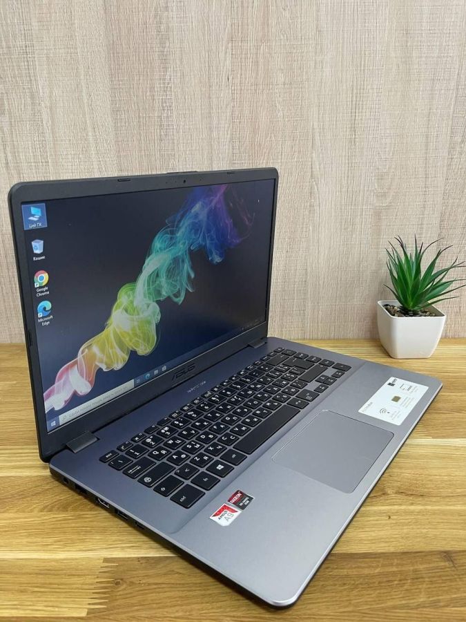 Ноутбук Б/В ASUS Vivobook 15 X505, AMD A9-9420, DDR3 8 GB, HDD 1TB, Radeon R5 M230, 15.6" [ProductHub SKU Asus44]