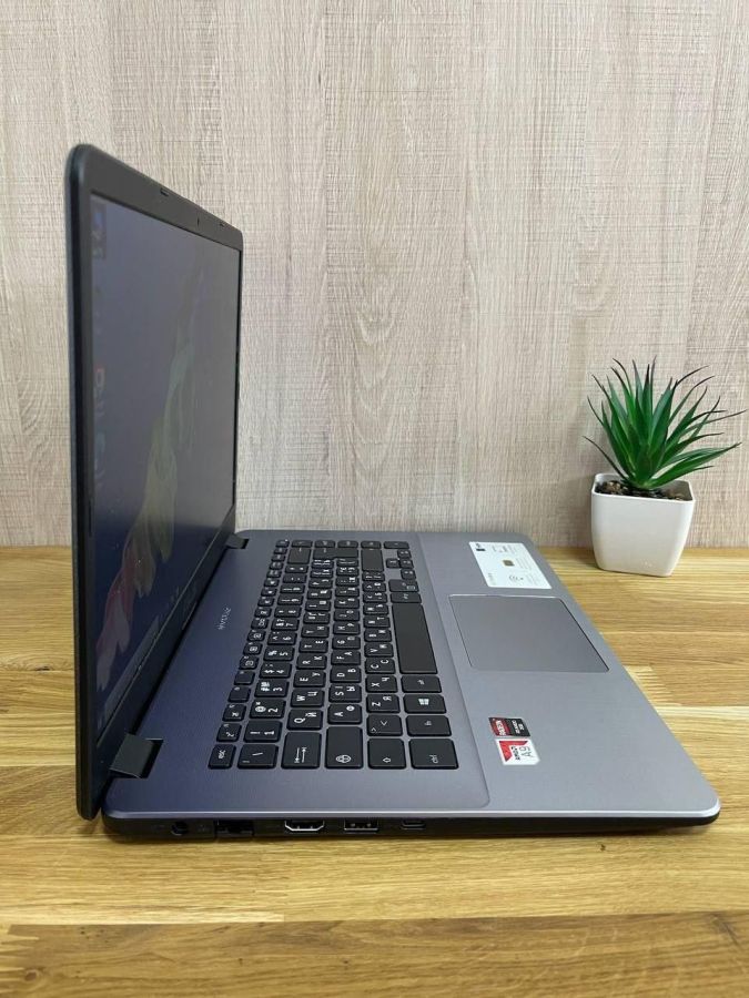 Ноутбук Б/В ASUS Vivobook 15 X505, AMD A9-9420, DDR3 8 GB, HDD 1TB, Radeon R5 M230, 15.6" [ProductHub SKU Asus44]