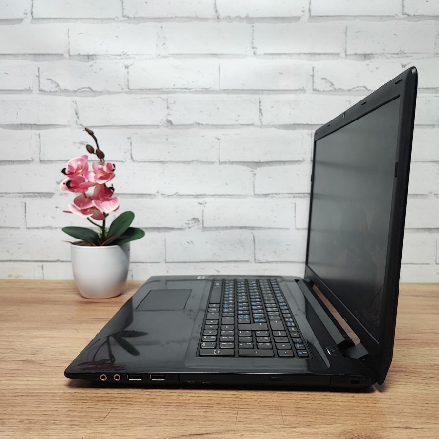 Ноутбук Б/В Clevo W970SU, Intel Core i3-4200M, DDR3 4 GB, SSD 256GB, 17.3" HD [ProductHub SKU CLEVO]