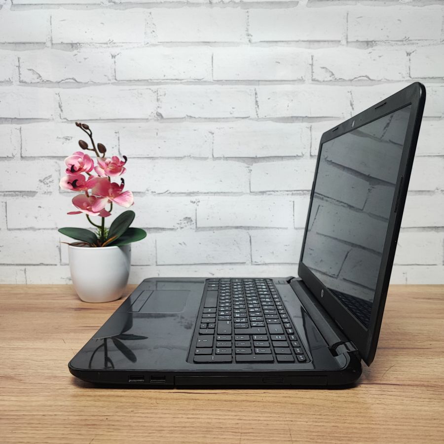 Ноутбук Б/В HP, AMD A6-6310, DDR3 8 GB, SSD 128GB, AMD Radeon R4 1Gb, 15.6" [ProductHub SKU HP147]