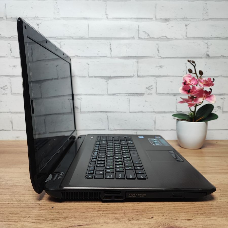 Ноутбук Б/В ASUS K72F, Intel Core i3-350M, DDR3 8 GB, HDD 500GB, 17.3" HD [ProductHub SKU Asus39]