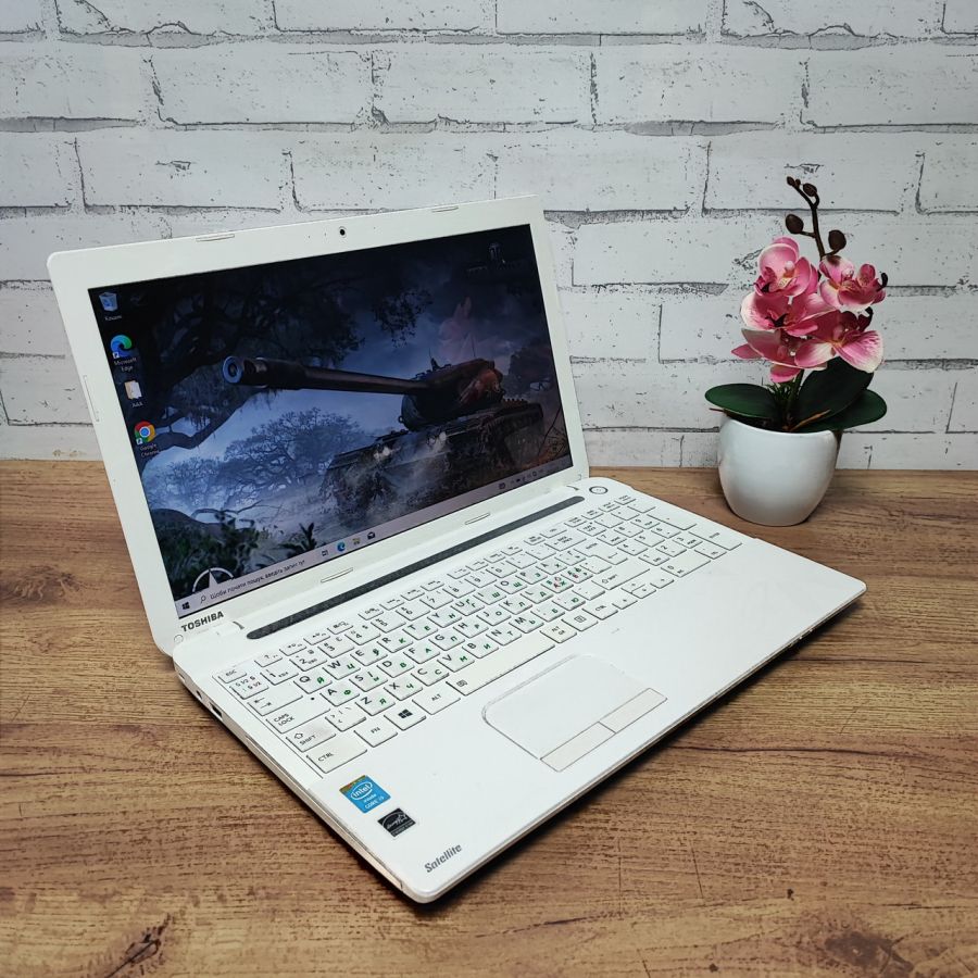 Ноутбук Б/В Toshiba Satellite C55-A-1MW, Intel Core i5-4200M, DDR3 8 GB, SSD 256GB, 15.6" HD [ProductHub SKU T54]