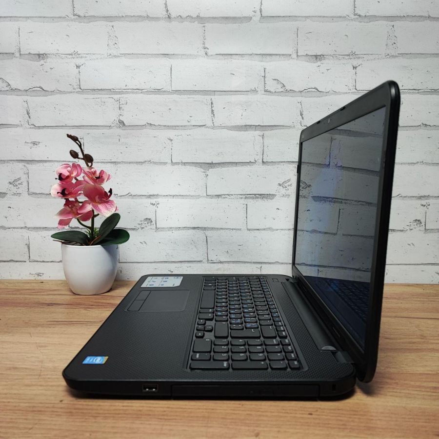 Ноутбук Б/В Dell Inspiron 17 37-37, Intel Core i3-4010U, DDR3 8 GB, SSD 256GB, 17.3" HD [ProductHub SKU Dell73]