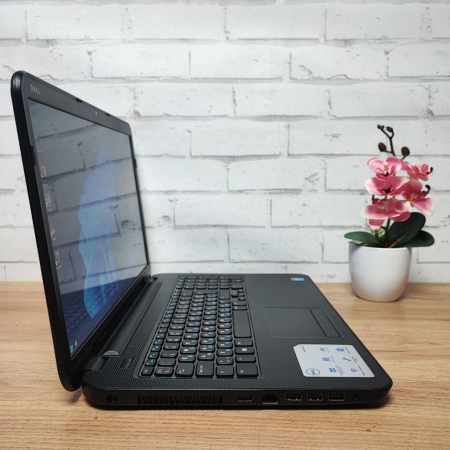 Ноутбук Б/В Dell Inspiron 17 37-37, Intel Core i3-4010U, DDR3 8 GB, SSD 256GB, 17.3" HD [ProductHub SKU Dell73]