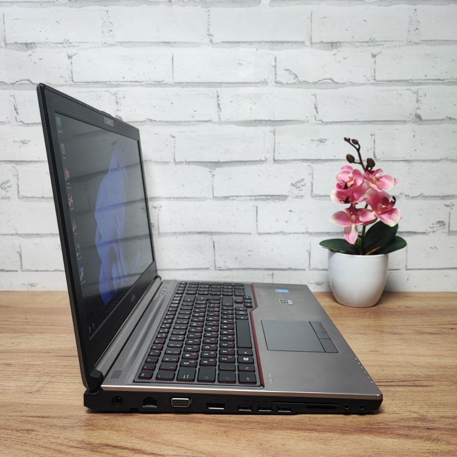 Уцінка! Ноутбук Б/В Fujitsu H730, Intel Core i7-4610M, DDR3 12 GB, SSD 256GB, NVIDIA Quadro K510M 1Gb, 15.6" Full HD [ProductHub SKU F27]