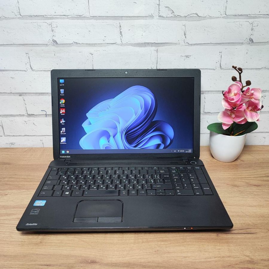 Уцінка! Ноутбук Б/В Toshiba Satellite C50-A-19U, Intel Core i3-3110M, DDR3 8 GB, SSD 256GB, 15.6" HD [ProductHub SKU T66]