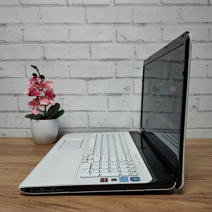 Уцінка! Ноутбук Б/В Sony SVE171A11M, Intel Core i3-2370M, DDR3 8 GB, SSD 128GB, Radeon HD 7500 1Gb, 17.3" HD [ProductHub SKU Sony14]