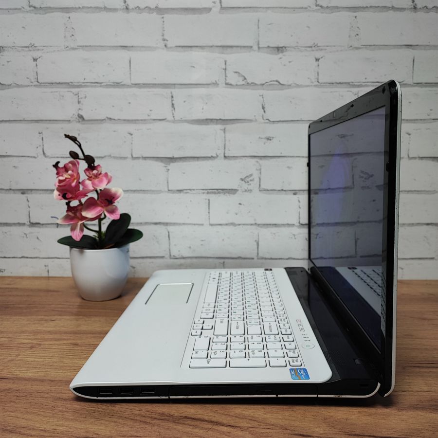 Ноутбук Б/В Sony SVE171E13M, Intel Core i3-3120M, DDR3 8 GB, SSD 128GB, AMD Radeon HD 7500M 1Gb, 17" HD [ProductHub SKU Sony18]