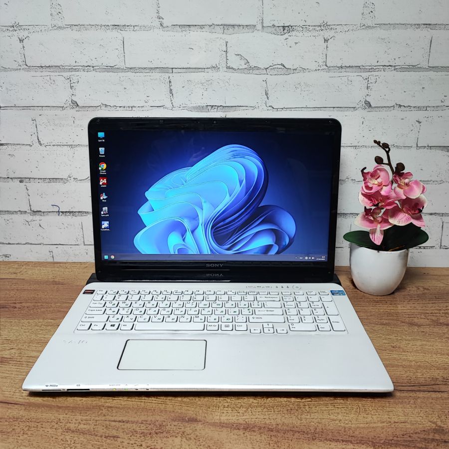 Ноутбук Б/В Sony SVE171E13M, Intel Core i3-3120M, DDR3 8 GB, SSD 128GB, AMD Radeon HD 7500M 1Gb, 17" HD [ProductHub SKU Sony18]