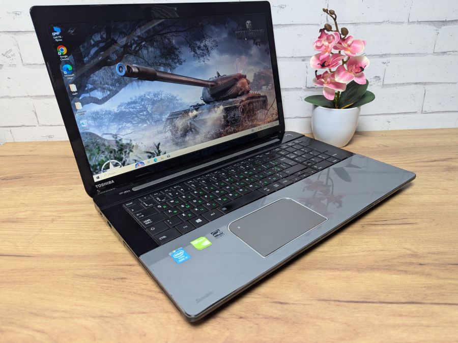 Ноутбук Б/В Toshiba Satellite L70-A-11R, Intel Core i5-4210M, DDR3 8 GB, SSD 360GB, GT 740M, 17.3" HD [ProductHub SKU T73]