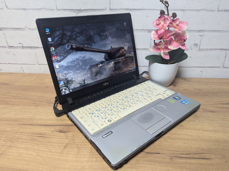 Уцінка! Ноутбук Б/В Fujitsu Limited P771, Intel Core i5-2520M, DDR3 8 GB, HDD 256GB, 12.1" HD [ProductHub SKU F95]