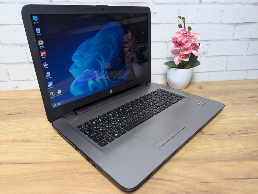 Ноутбук Б/В HP 17-Y001NO, AMD A8-7410, DDR3 16 GB, SSD 360GB, AMD Radeon R5 1Gb, 17.3" [ProductHub SKU HP279]