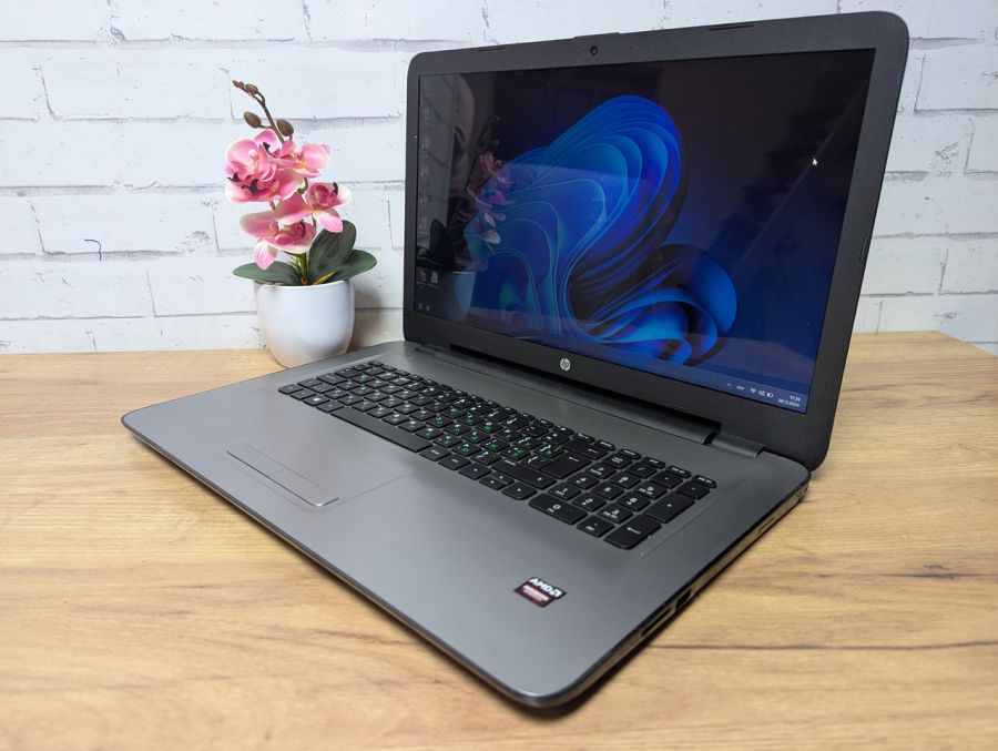 Ноутбук Б/В HP 17-Y001NO, AMD A8-7410, DDR3 16 GB, SSD 360GB, AMD Radeon R5 1Gb, 17.3" [ProductHub SKU HP279]