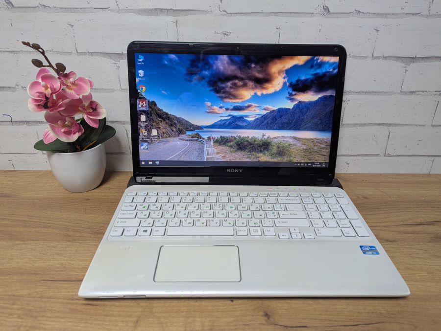 Ноутбук Б/В Sony SVE151J11M, Intel Core i3-3110M, DDR3 8 GB, SSD 128GB, 15.6" HD [ProductHub SKU Sony21]