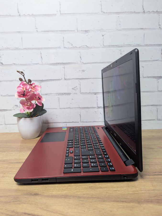 Ноутбук Б/В Acer E5-571, Intel Core i3-4030U, DDR3 8 GB, SSD 128GB, 15.6" Full HD [ProductHub SKU Acer78]