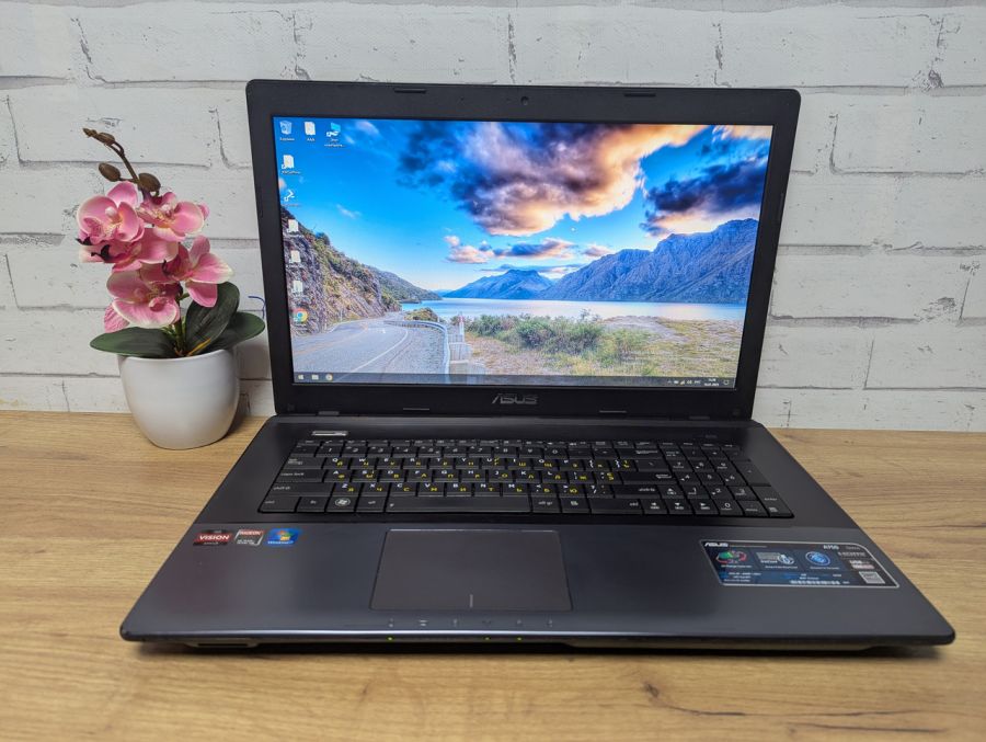 Ноутбук Б/В ASUS A75D, AMD A8-4500M, DDR3 8 GB, SSD 256GB, AMD Radeon HD 7600M, 17.3" HD [ProductHub SKU Asus92]