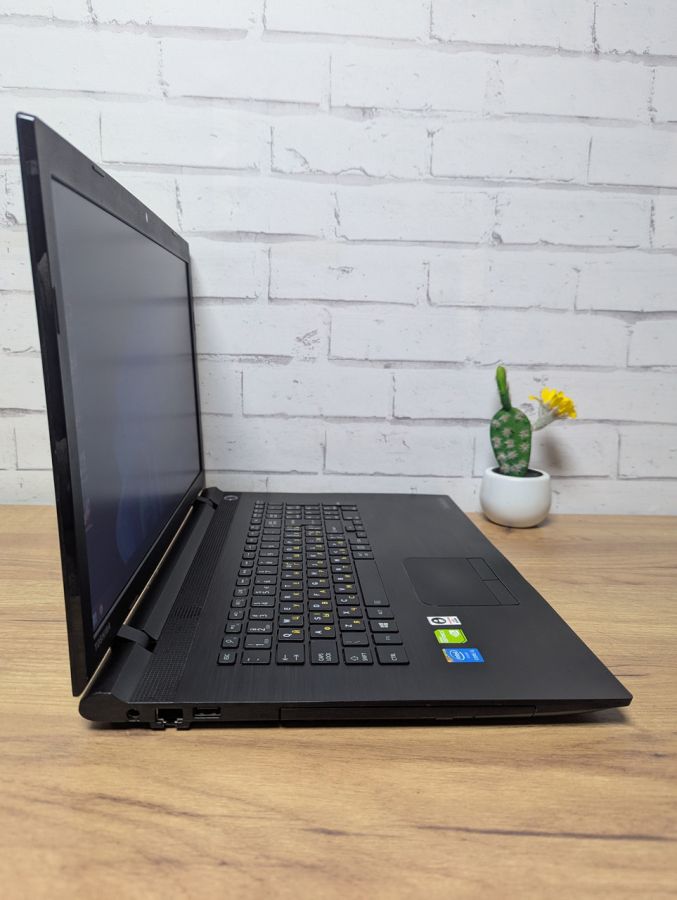 Ноутбук Б/В Toshiba Satelite Pro C70-C-19E, Intel Core i5-5200U, DDR3 12 GB, SSD 256GB, NVIDIA GeForse 930M 2Gb, 17.3" [ProductHub SKU T79]