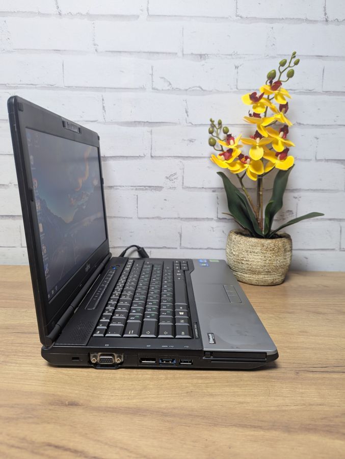 Уцінка! Ноутбук Б/В Fujitsu S782, Intel Core i7-3520M, DDR3 8 GB, SSD 128GB, 13.3" HD [ProductHub SKU F127]