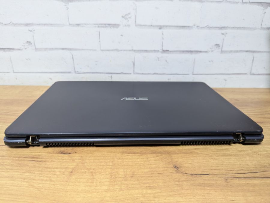 Ноутбук Б/В ASUS VivoBookall17, Intel Core i5-8250U, DDR3 16 GB, SSD 128GB, 17.3" HD [ProductHub SKU Asus93]