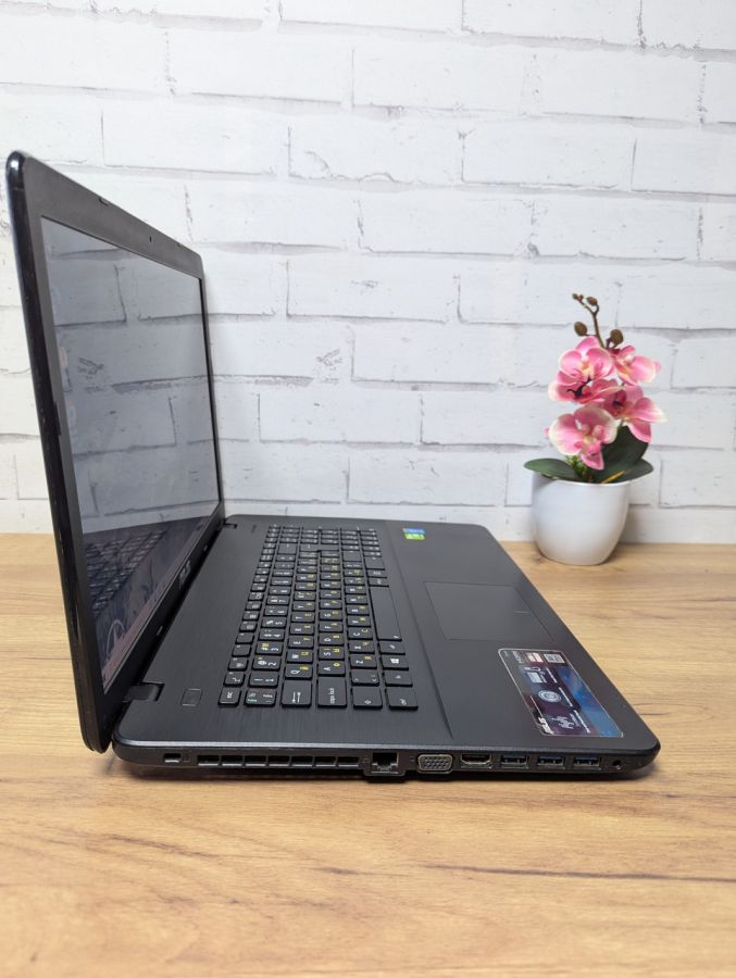 Ноутбук Б/В ASUS X751L, Intel Core i5-4200U, DDR3 8 GB, SSD 256GB, NVIDIA GeForce 820M 2Gb, 17.3" [ProductHub SKU Asus96]