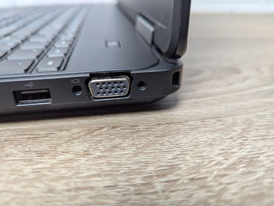 Уцінка! Ноутбук Б/В Dell Latitude E5540, Intel Core i3-4030U, DDR3 8 GB, SSD 128GB, 15.6" HD [ProductHub SKU Dell187]