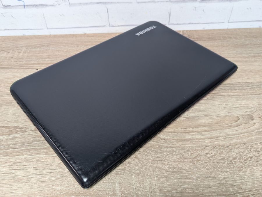 Ноутбук Б/В Toshiba C70-B-140, Intel Core i5-4210U, DDR3 8 GB, SSD 256GB, 17.3" (1600x900x60Hz) [ProductHub SKU T80]