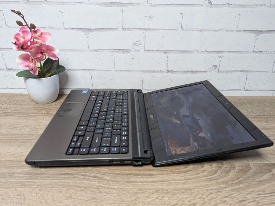 Уцінка! Ноутбук Б/В Acer Aspire 3750, Intel Core i3-2310M, DDR3 8 GB, SSD 128GB, 13.3" HD [ProductHub SKU Acer99]