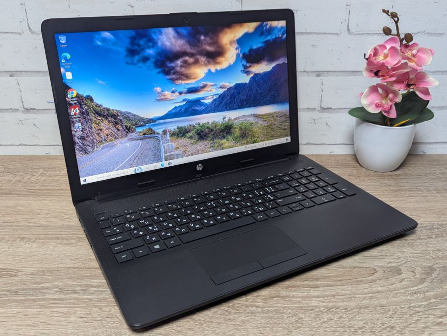 Уцінка! Ноутбук Б/В HP Laptop 15, Intel Core i3-6006U, DDR4 8 GB, SSD 128GB, 15.6" HD [ProductHub SKU HP338]