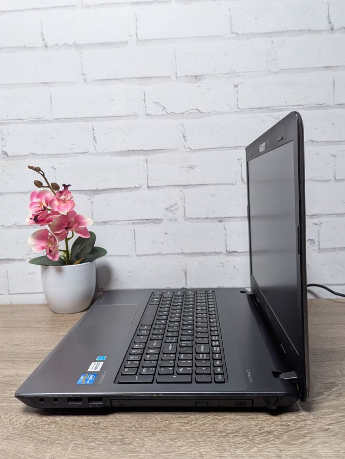 Уцінка! Ноутбук Б/В Medion Akoya P6640, Intel Core i3-3120M, DDR3 8 GB, SSD 256GB, GT 740M, 15.6" [ProductHub SKU M22]