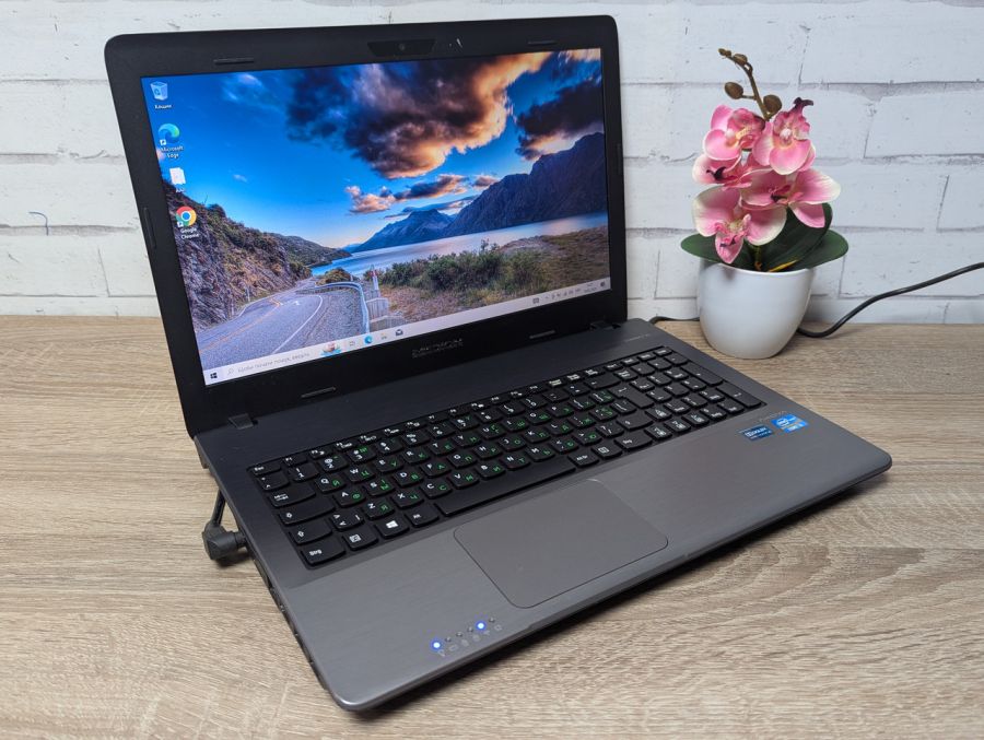 Уцінка! Ноутбук Б/В Medion Akoya P6640, Intel Core i3-3120M, DDR3 8 GB, SSD 128GB, 15.6" [ProductHub SKU M18]